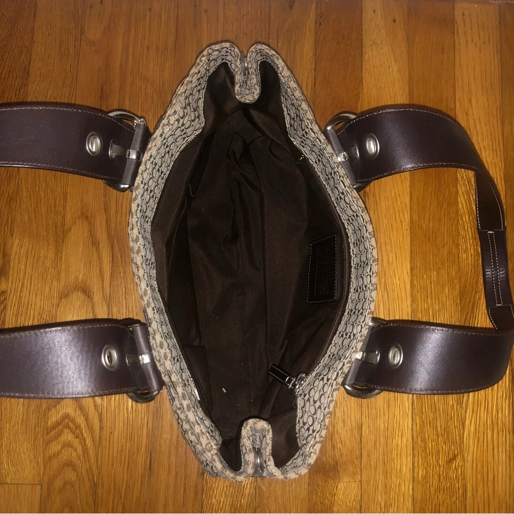 Designer Coach Y2k Purse! Leather and canvas! - Picture 2 of 4